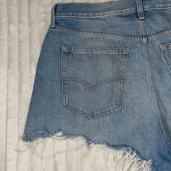 Levis SilverTab Mom Short | Size 32 - Picture 3 of 13